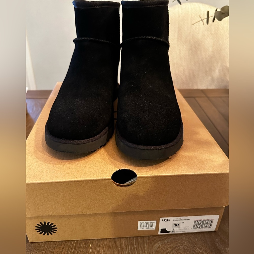 UGG wedge boots black size 10